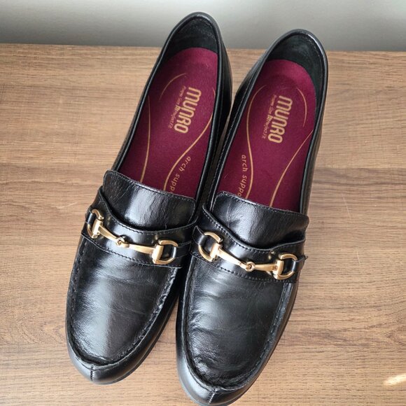 EUC MUNRO BLACK GENUINE LEATHER ARCH SUPPORT LOAFERS SIZE 9.5 WOMENS - Picture 3 of 16